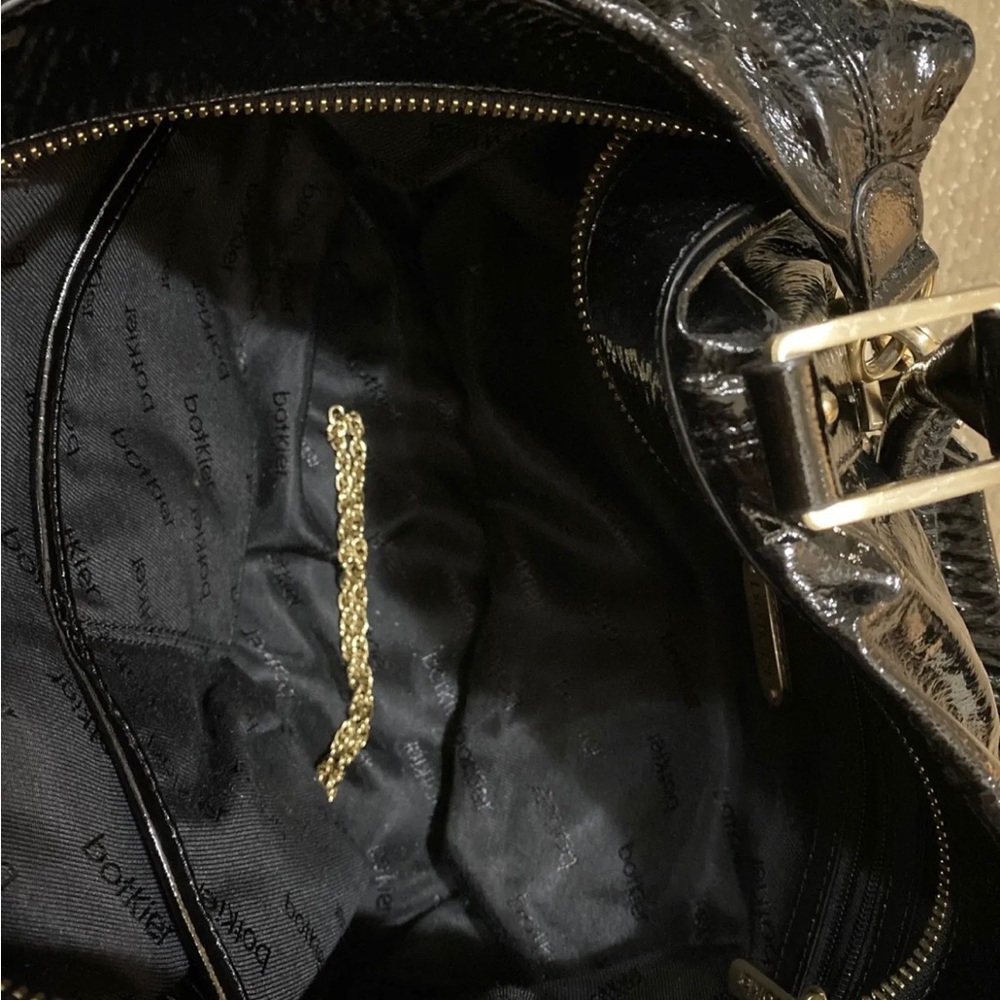 Botkier Black Patent Leather Sasha Duffle Handbag Golden Hardware EUC Medium - Picture 5 of 8